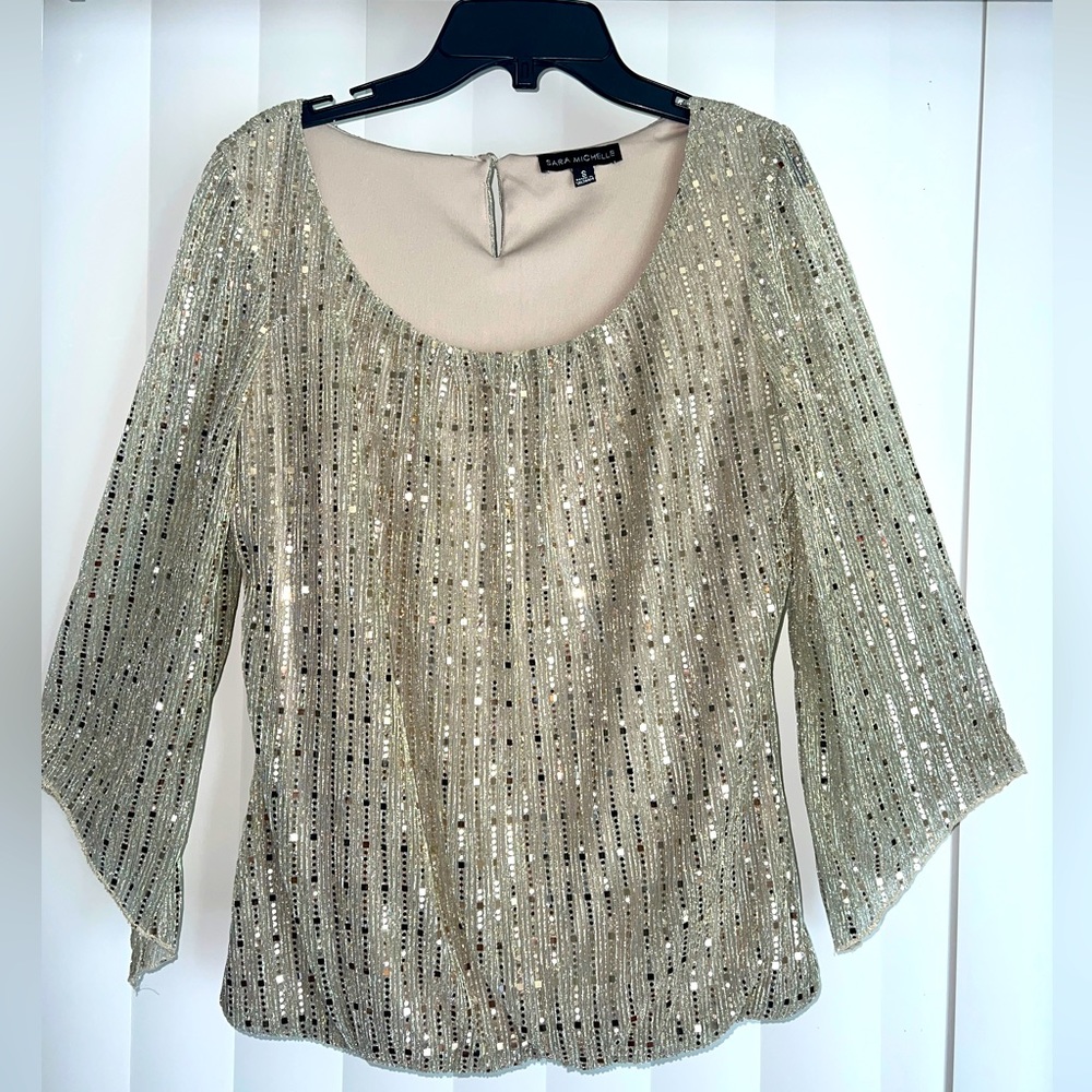 Sara Michelle Gold Top
